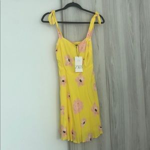 New Zara short summer yellow dress